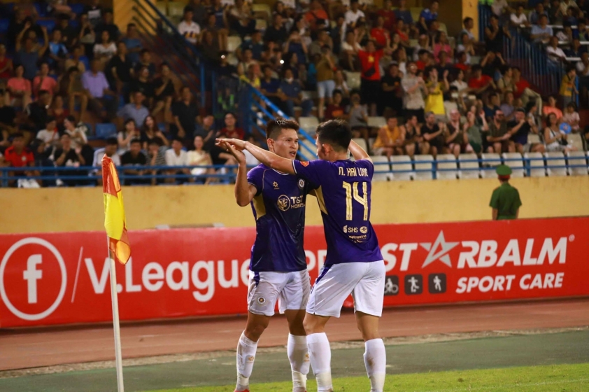 Trực tiếp Hà Nội 1-0 Viettel: Tuấn Hải rực sáng!! 708224