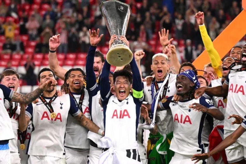 Tottenham có danh hiệu đầu tiên sau 17 năm.