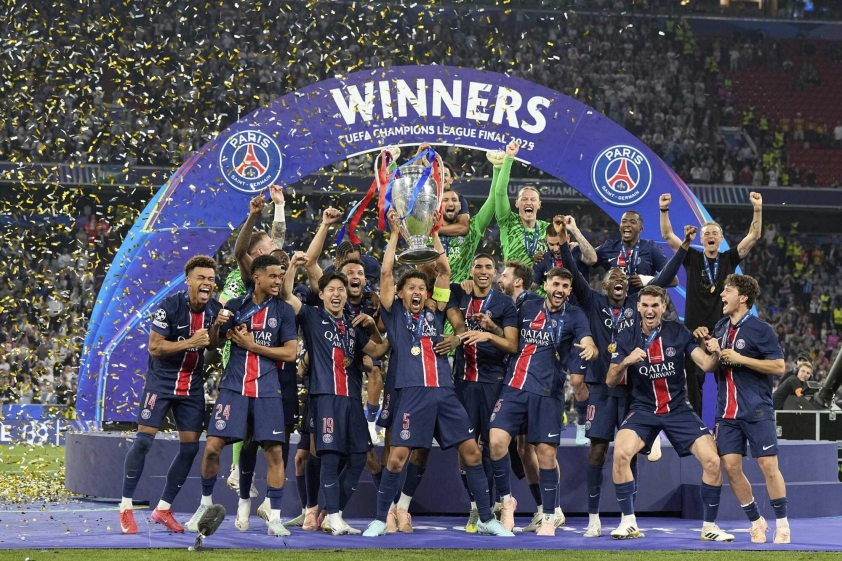 Danh hiệu Champions League mà PSG luôn khao khát (Ảnh: BBC)