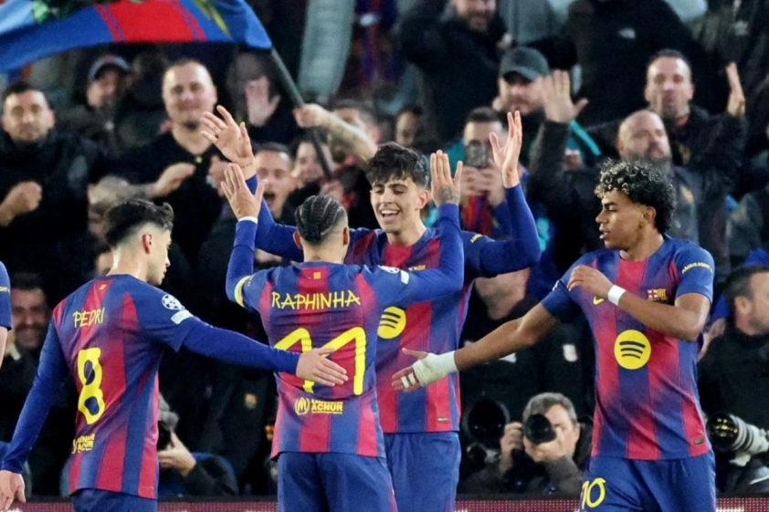 Cơn cuồng phong tại Camp Nou: Ngày La Masia mở hội và nỗi ám ảnh bám buộc 'Chích chòe' 809174