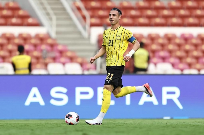 Dion-Cools-21-of-Malaysia-in-action-during-the-FIFA-ASEAN-CUP-Division-1-Group-A-match-between-Bangladesh-and-Malaysia-at-Gelora-Bung-Karno-Stadium